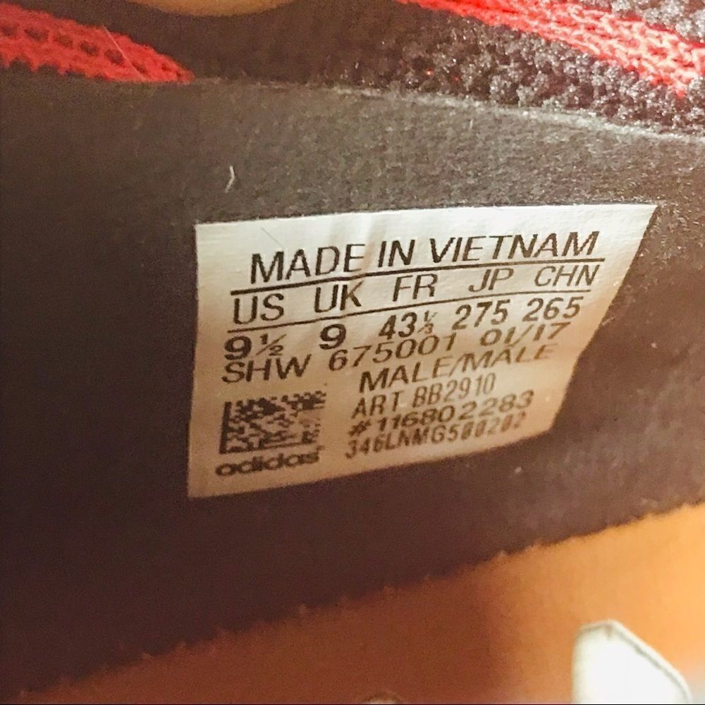 ✅adidas NMD R2
Core Red - Picture 7 of 9